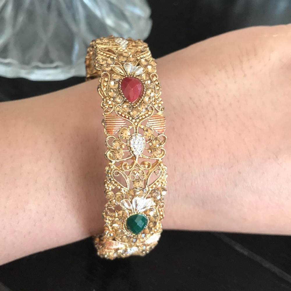 Gold bangle
